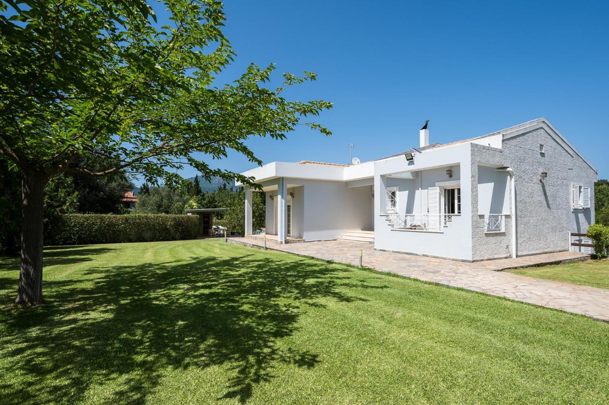 Villa Nefeli With Private Pool By Konnect Dassiá Exteriér fotografie